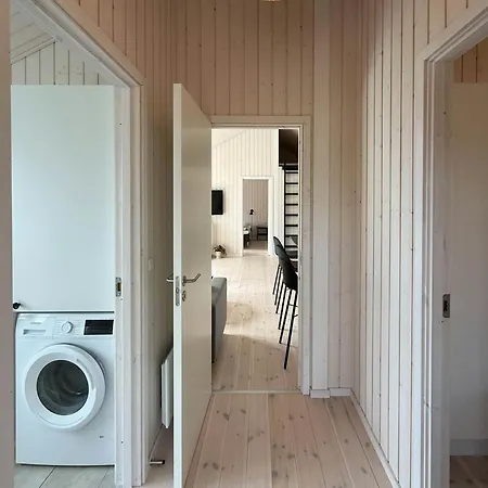 Сasa de vacaciones Modern Wooden House Built In A Classic Style Glesborg