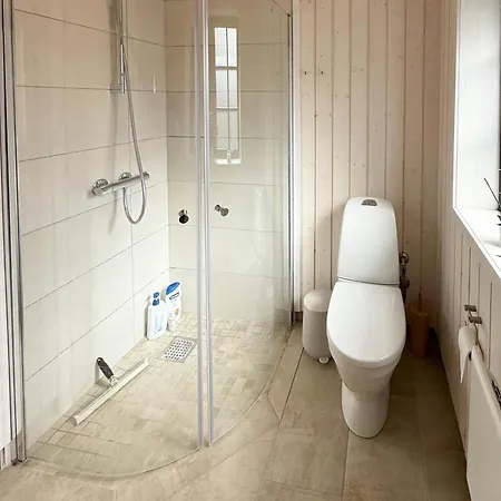 Сasa de vacaciones Modern Wooden House Built In A Classic Style Glesborg
